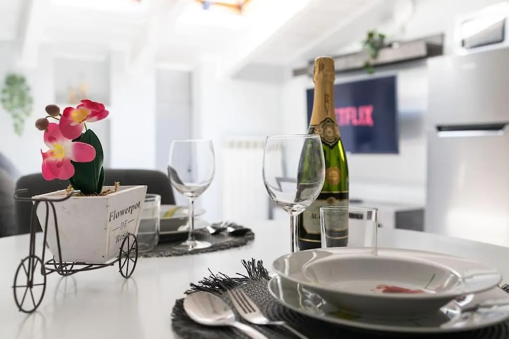 300 M From Metro M3-Netflix-Wi-Fi Apartment Milan