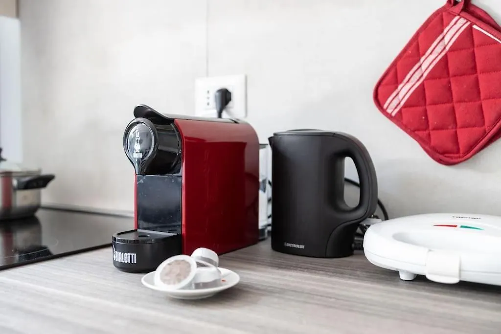 300 M From Metro M3-Netflix-Wi-Fi Apartment Milan 0*,  Italy
