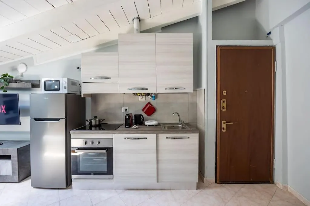 300 M From Metro M3-Netflix-Wi-Fi Apartment Milan 0*,  Italy